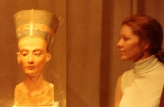 Bren Price beside Nefertiti